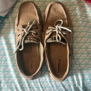 Pair of sperrys worn a few times but still good as new.
